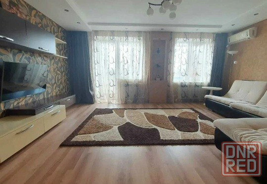 Сдаётся просторная светлая двухкомнатная квартира в Ворошиловском районе Донецк - изображение 1