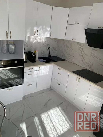 Сдаётся просторная светлая двушка в Буденовском районе Донецк - изображение 1