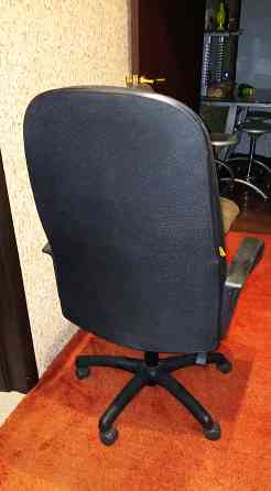 Крeслo руководителя. Текстиль, сетка. Донецк