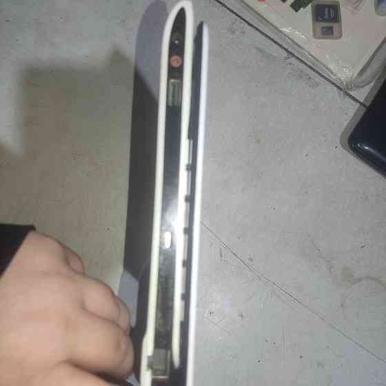 Sony vaio sve1111m1rw компактный ноутбук с ssd и живой батареей Донецк