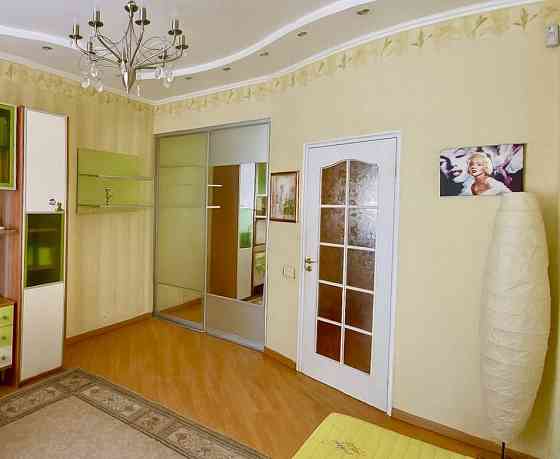 Продам 4х комн кв в Ворошиловском р-н, ул.Артема, ориентир г-ца "Донбасс Палас" Донецк