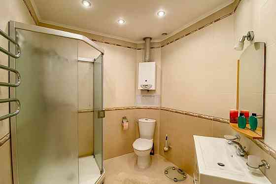 Продам 4х комн кв в Ворошиловском р-н, ул.Артема, ориентир г-ца "Донбасс Палас" Донецк