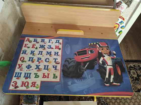 Растущая парта и стульчик детская. Макеевка