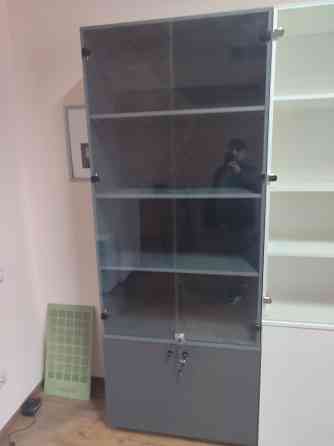 Продам шкафы торговые Донецк