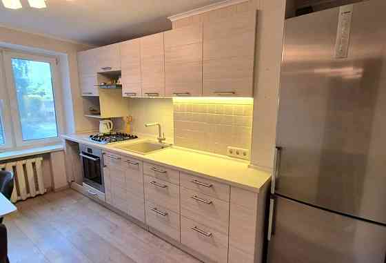 3-комнатная с ремонтом, мебелью и техникой шах. Засядько Донецк