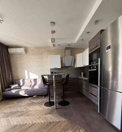 Сдается:2 Комнатная Квартира-Студия Район:Киевский Донецк