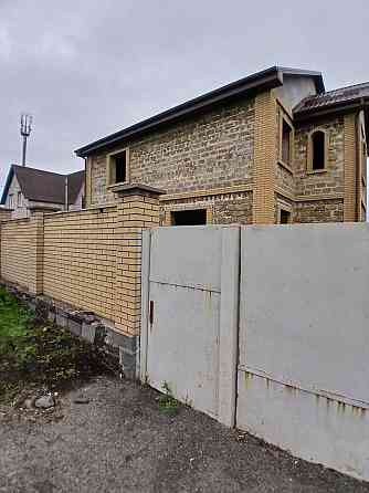 Продаётся 2-х этажный дом в Центральном районе по ул. Головина (ориентир 20 -23 мкр). Мариуполь