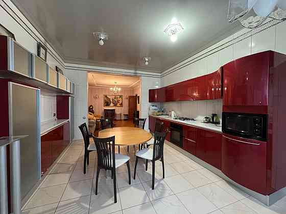 Сдается большая 3-комнатная квартира (160 м²) на пер. Орешково - идеально для семьи Донецк