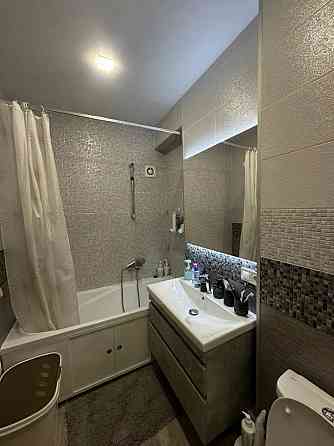 Сдается 3-комнатная квартира в г. Мариуполь, Центральный район, пр. Мира, 4 этаж 65 м Мариуполь