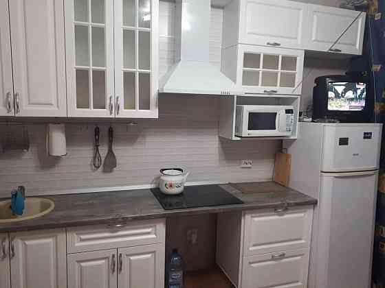 Сдаётся двухкомнатная квартира Мариуполь, Левобережный район Девятки. Площадь 43м Мариуполь