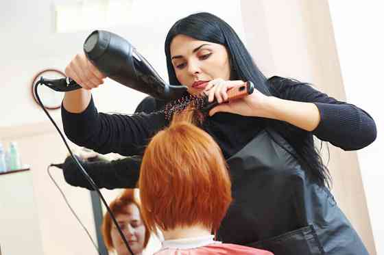 Требуется парикмахер с опытом работы Енакиево Енакиево