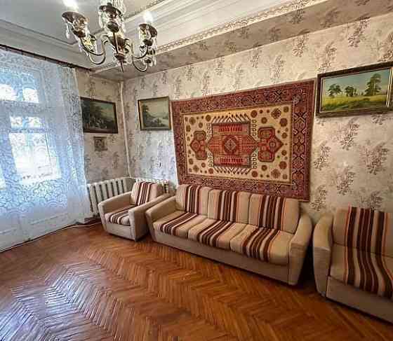 Продам крупногабаритную 2 к. сталинку на б. Пушкина, 3/5 Донецк