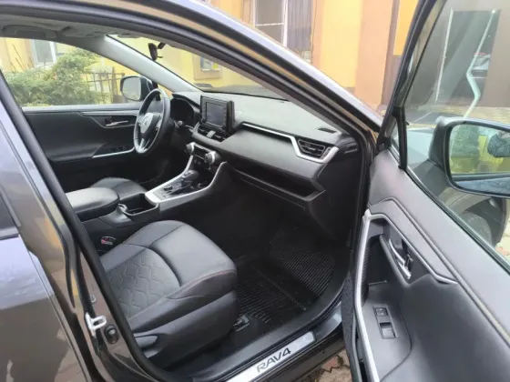 Продам Toyota RAV 4 2022 Hybrid Донецк