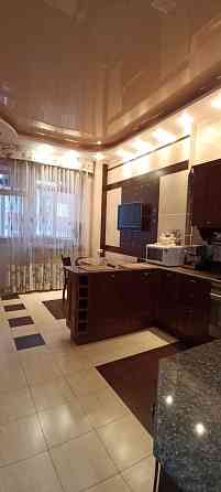 Сдам 3-х комнатную 130 м² в Новострое, Ворошиловский р-н. Два санузла .Паркинг. Донецк