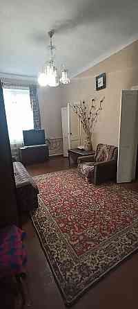 Продается 3-х комнатная квартира на земле 55,5 кв,с огородом, гаражом (имеется погреб) ,летней кухне Макеевка