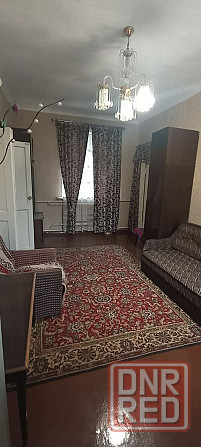 Продается 3-х комнатная квартира на земле 55,5 кв,с огородом, гаражом (имеется погреб) ,летней кухне Макеевка - изображение 1