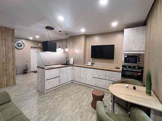 Сдаётся 3-комнатная студия для семьи. Киевский район, жк Вишневый. Донецк