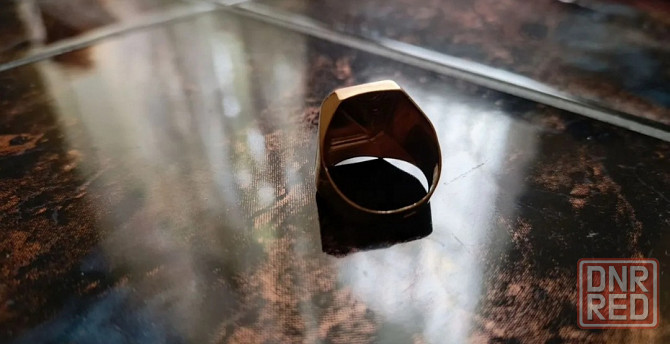 Перстень печатка, мужской, золото Макеевка - изображение 3