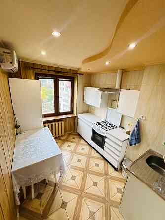 3-х комнатная квартира в Ворошиловском районе (бул. Школьный 22) Донецк