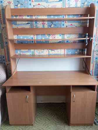 Стол письменный для школьника Макеевка