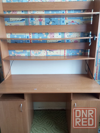 Стол письменный для школьника Макеевка - изображение 1