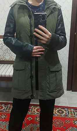 Куртка демисезонная женская Review с капюшоном 42 р Макеевка