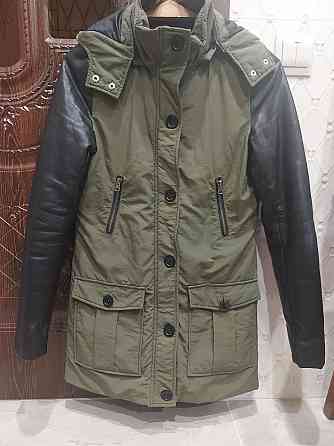 Куртка демисезонная женская Review с капюшоном 42 р Макеевка