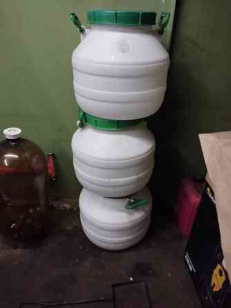 Ёмкости пищевые -цвет белый крышка -резьба-30л. Донецк