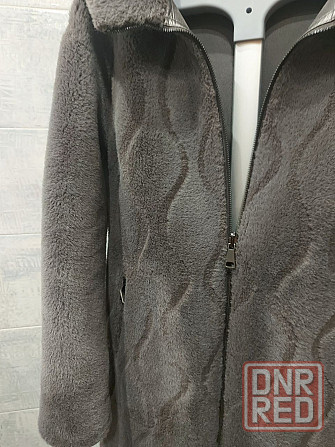 Искусственная двухсторонняя шубка с капюшоном 44 размер оверсайз Макеевка - изображение 8