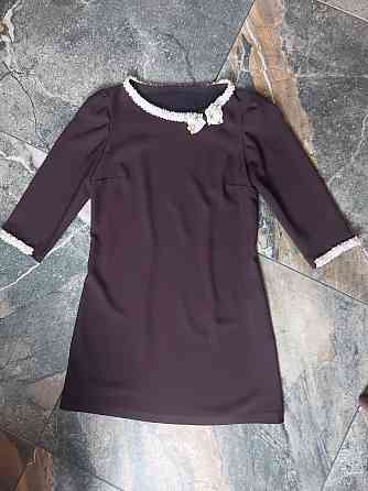 Коктельное платье 42 размер коричневого цвета с жемчугом Макеевка