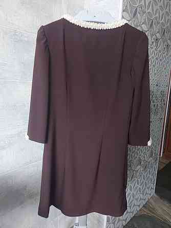 Коктельное платье 42 размер коричневого цвета с жемчугом Макеевка