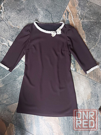 Коктельное платье 42 размер коричневого цвета с жемчугом Макеевка - изображение 3