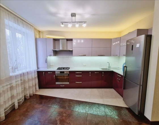 Сдаю двухкомнатную квартиру Шахтерская площадь Донецк