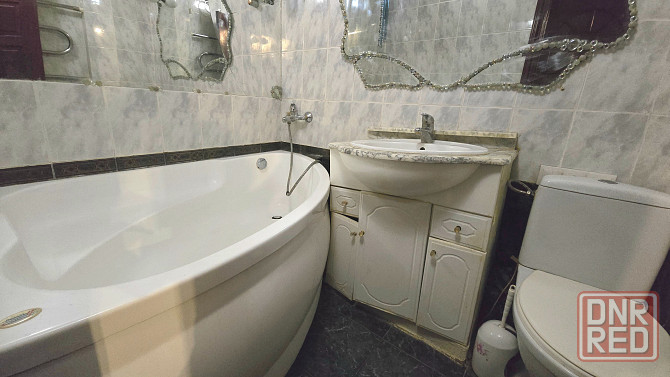 продаю 3х ком кв с каминным залом просторной кухней, французским балконом, мебелью и техникой Донецк - изображение 8