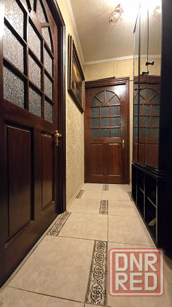 продаю 3х ком кв с каминным залом просторной кухней, французским балконом, мебелью и техникой Донецк - изображение 1