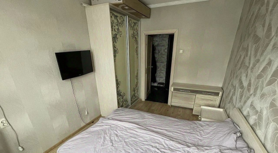 Сдаётся уютная двухкомнатная квартира на втором этаже 9-этажного дома Донецк