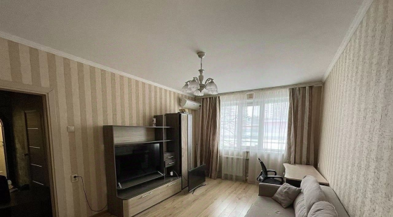 Сдаётся уютная двухкомнатная квартира на втором этаже 9-этажного дома Донецк