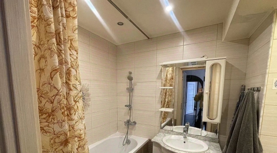 Сдаётся уютная двухкомнатная квартира на втором этаже 9-этажного дома Донецк