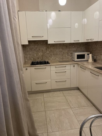 Двухкомнатная квартира, ориентир заведение уно Донецк