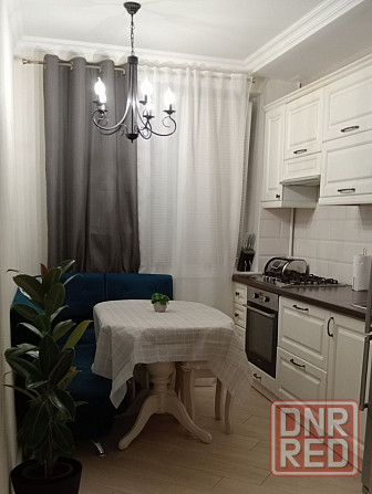 Калининский район, пр-кт Ильича, Грузия Двухкомнатная квартира с современным ремонтом Донецк - изображение 1