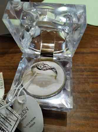 Колечко серебряное с фианитами Макеевка