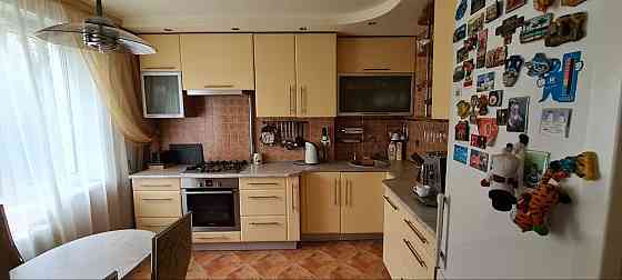 Продам 4-х комнатную Цирк Донецк