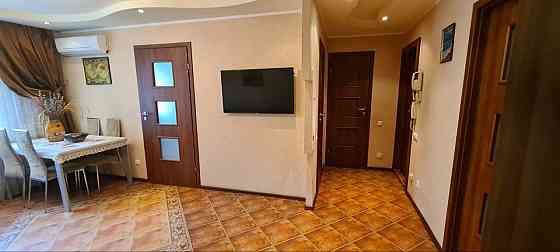 Продам 4-х комнатную Цирк Донецк