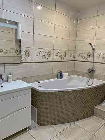 Сдаю двухкомнатную квартиру 69.0 м² этаж 3/4 Ворошиловский район города Донецка, проспект Маяковског Донецк