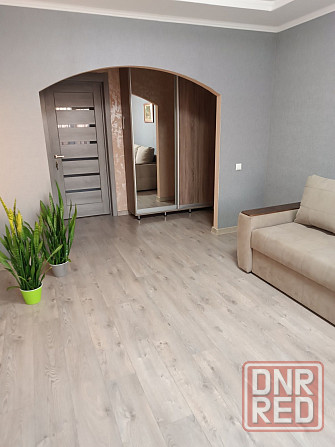 Сдаетcя уютная и светлaя трехкомнатная квaртиpа, рacпoложeнная в живoпиcнoм и блaгoуcтроенном районе Донецк - изображение 3