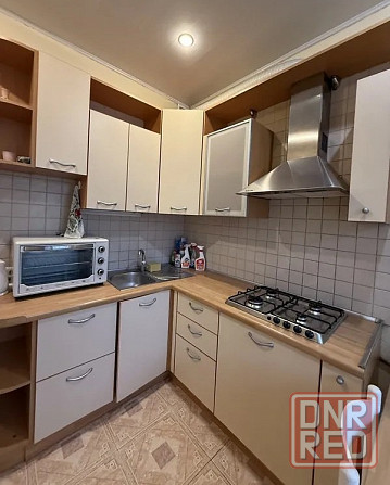 Сдаю двухкомнатную квартиру 60 м² этаж 4/9. город Донецк, Куйбышевский район. Донецк - изображение 2