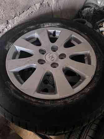 Зимняя резина с дисками комплект 16 Тойота оригинал Донецк