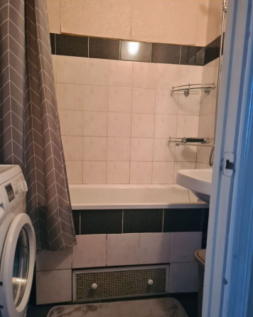 Сдам просторную однокомнатную квартиру в Пролетарском районе Донецка Донецк