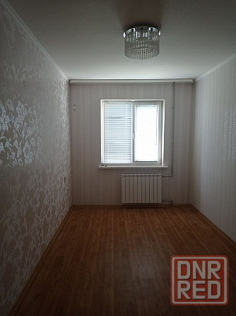 Цена снижена. 2-х ком. квартира Калининский р-н, б. Шахтостроителей 7, свежий ремонт. Донецк - изображение 2