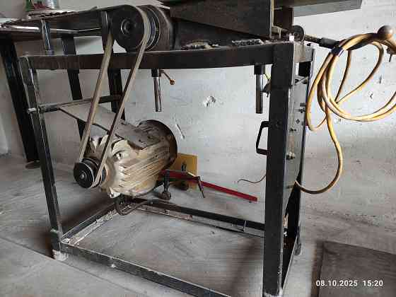 Продам два деревообрабатывающий станка комбинированных Донецк